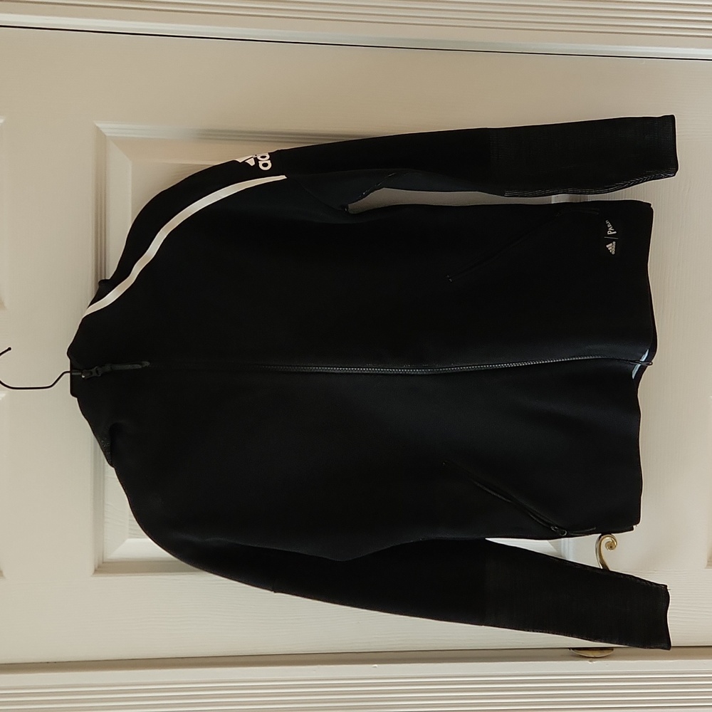 Adidas Zip front Hooded jacket  SIZE XS. Color Black